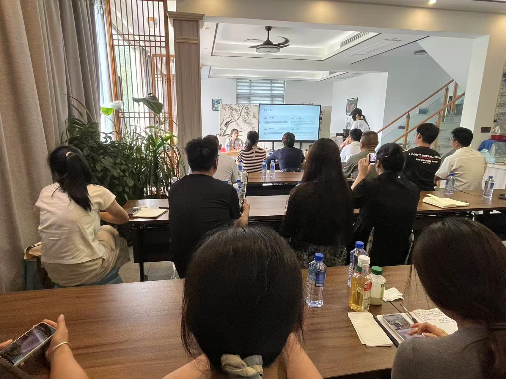 通过多种教学模式确保雨燕360体育直
